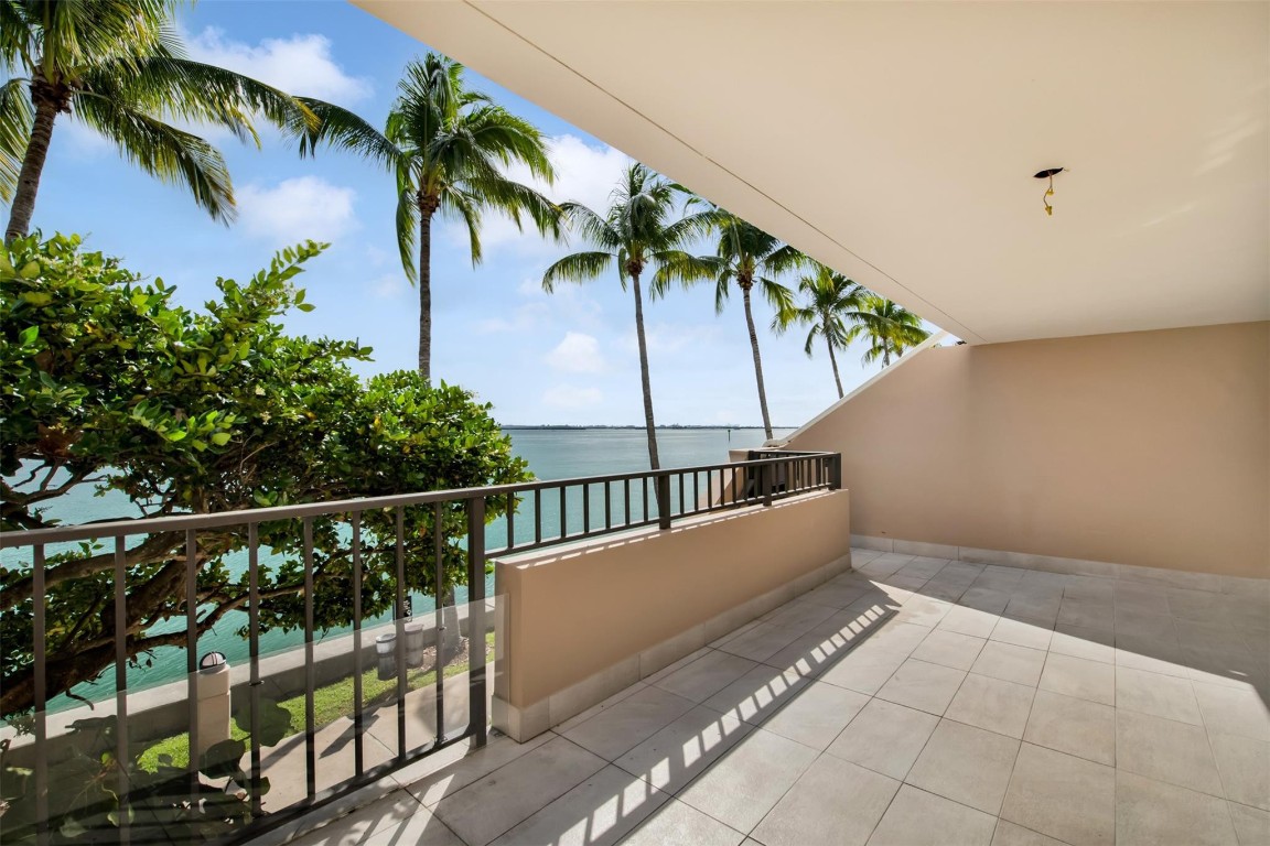 520 E Brickell Key #BH25 Miami, FL 33131