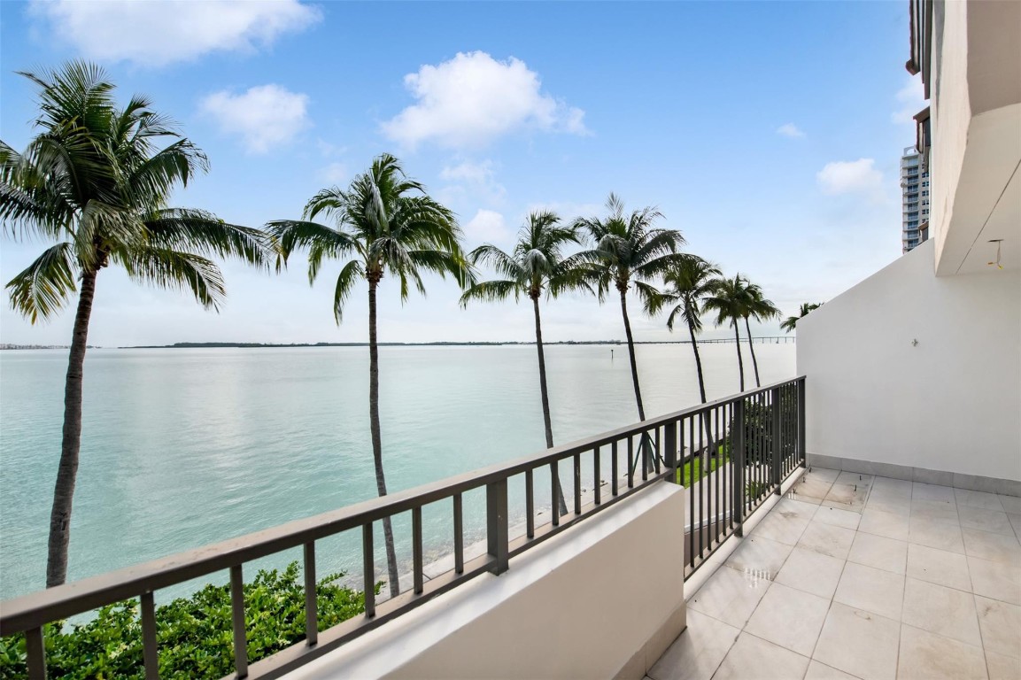 520 E Brickell Key #BH25 Miami, FL 33131