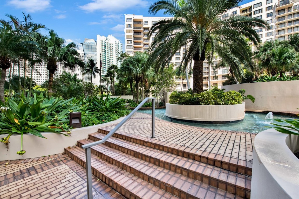 520 E Brickell Key #BH25 Miami, FL 33131