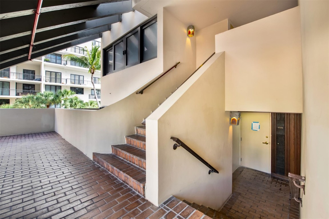 520 E Brickell Key #BH25 Miami, FL 33131