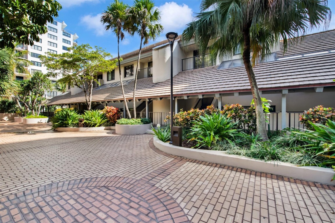 520 E Brickell Key #BH25 Miami, FL 33131