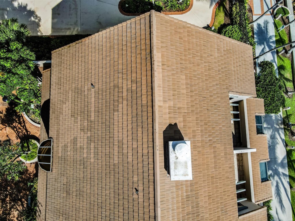 520 E Brickell Key #BH25 Miami, FL 33131