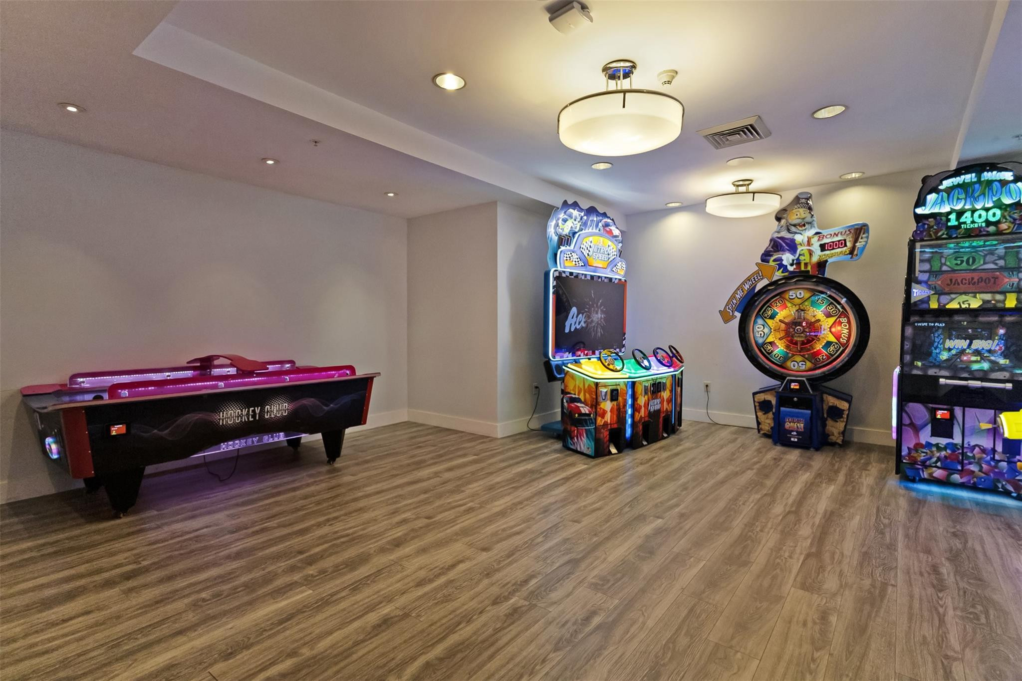 18001 Collins #2614 North Miami Beach, FL 33160