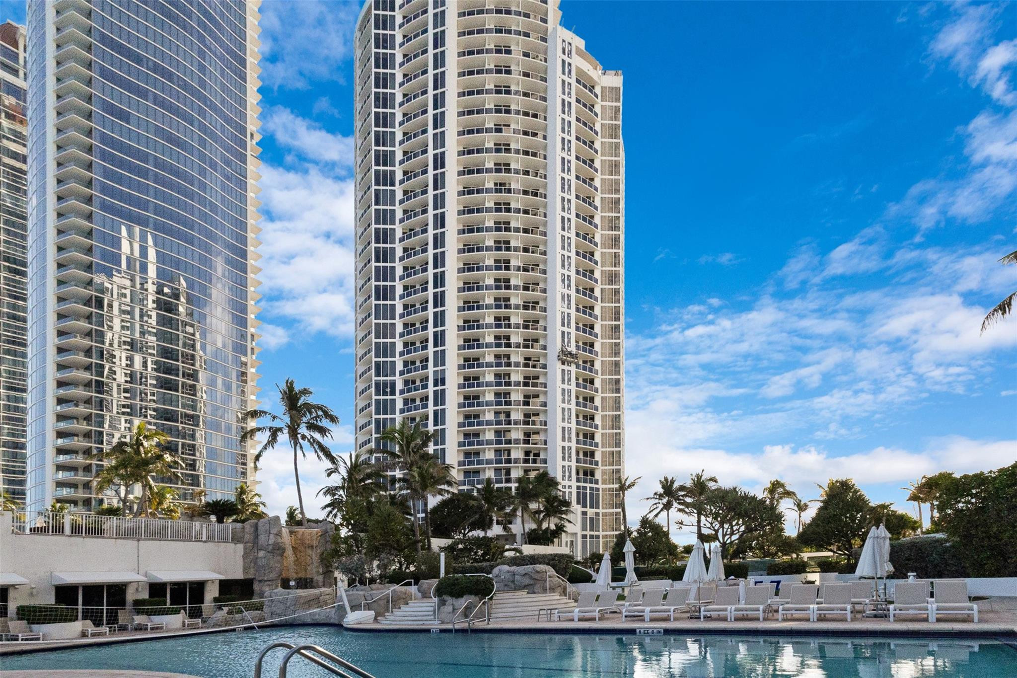 18001 Collins #2614 North Miami Beach, FL 33160