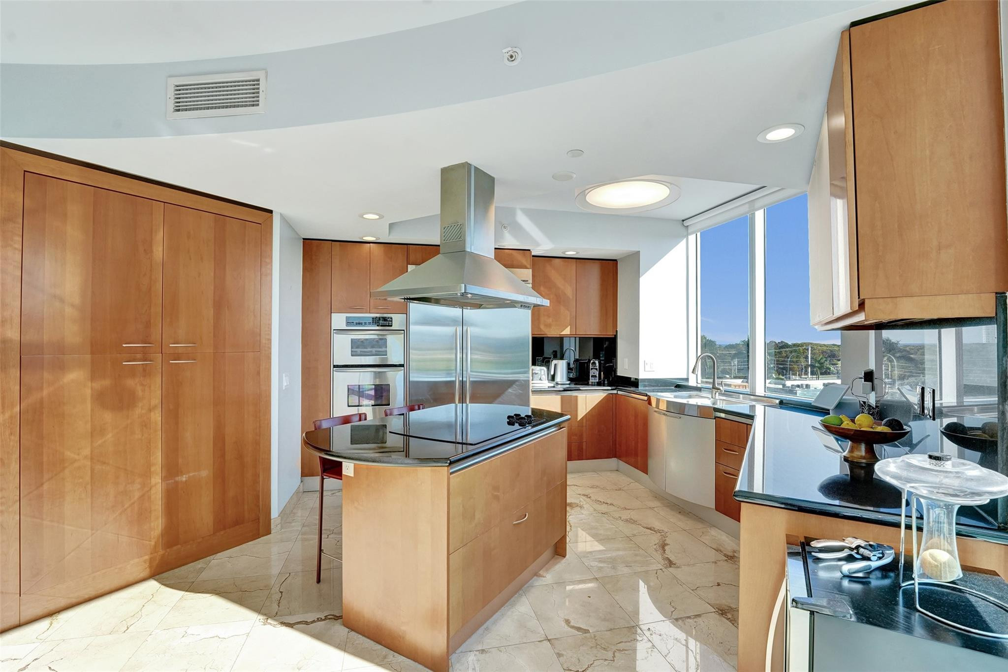 2845 NE 9th #601 Fort Lauderdale, FL 33304