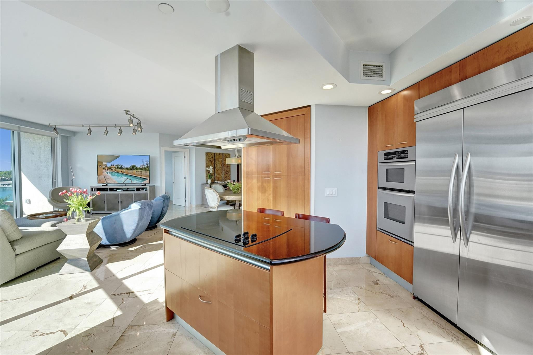 2845 NE 9th #601 Fort Lauderdale, FL 33304