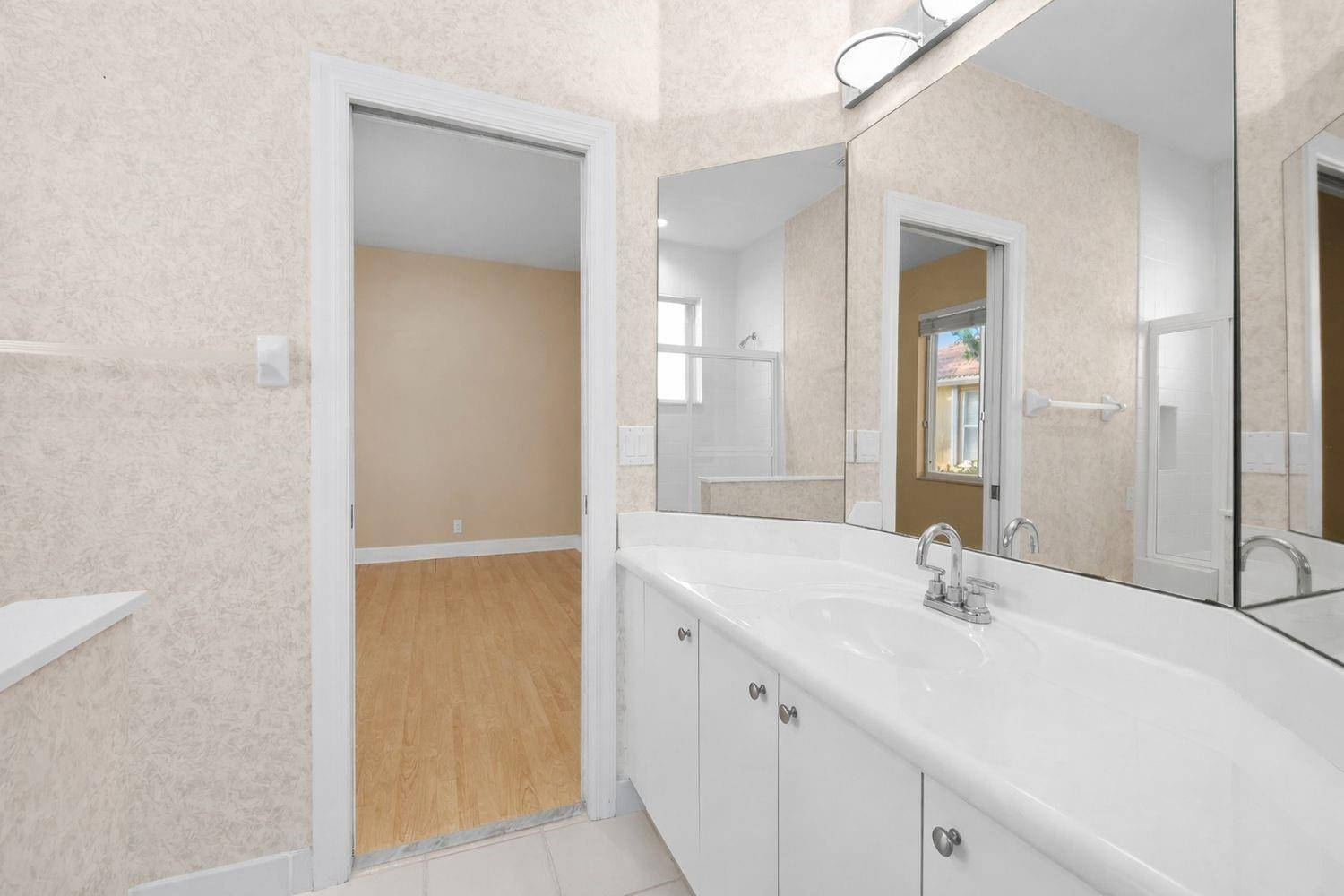 2579 Mayfair Weston, FL 33327