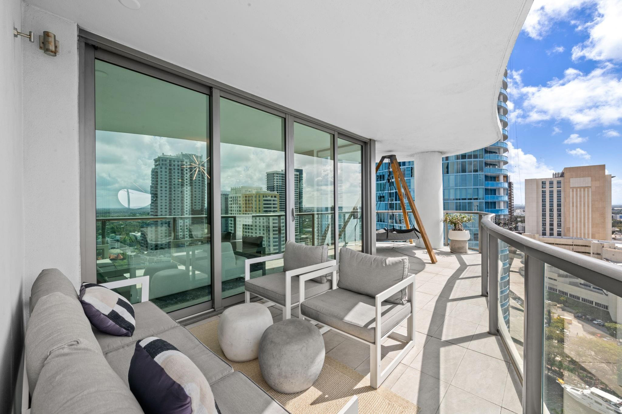 100 E Las Olas #2404 Fort Lauderdale, FL 33301