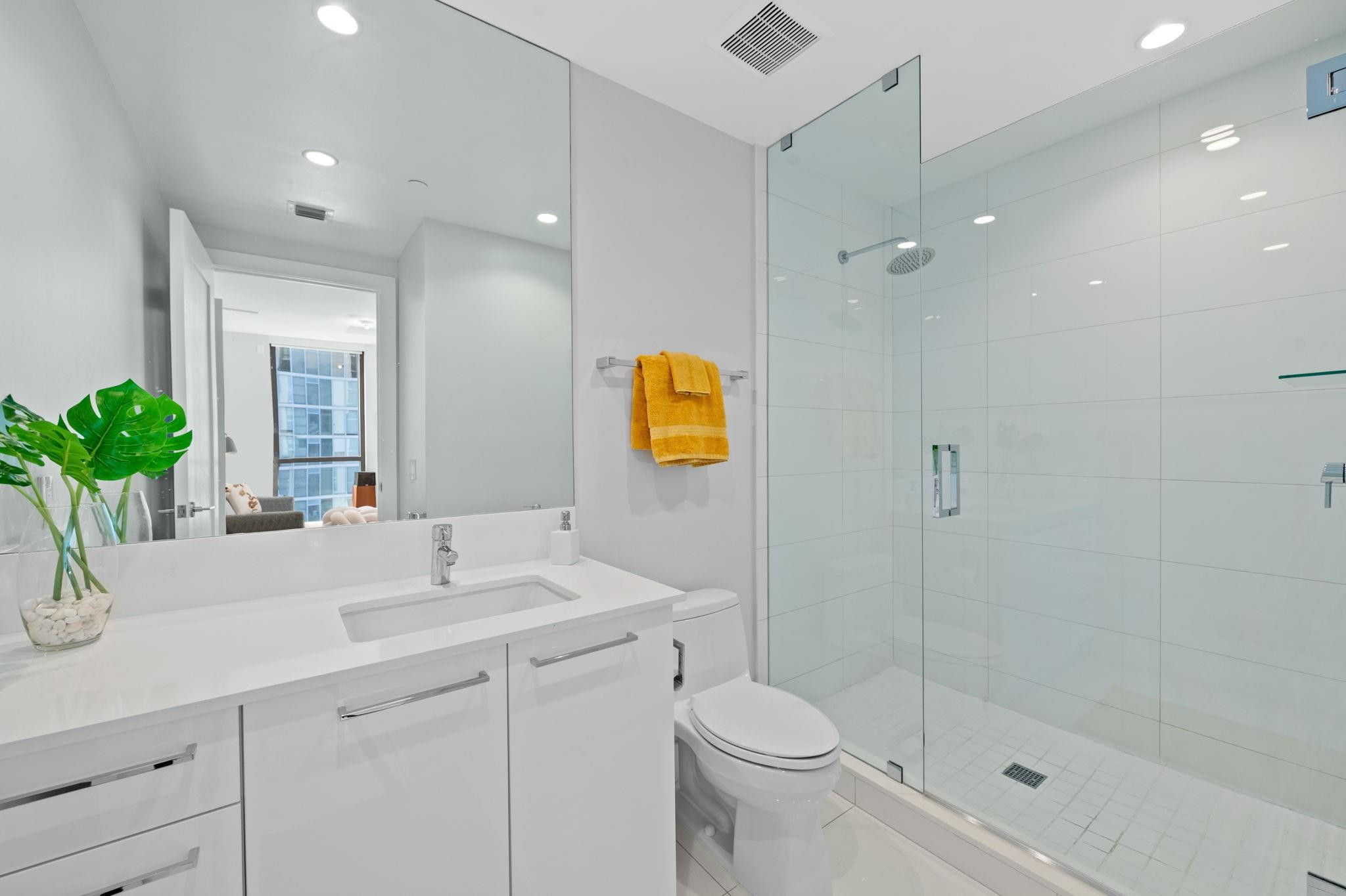 100 E Las Olas #2404 Fort Lauderdale, FL 33301