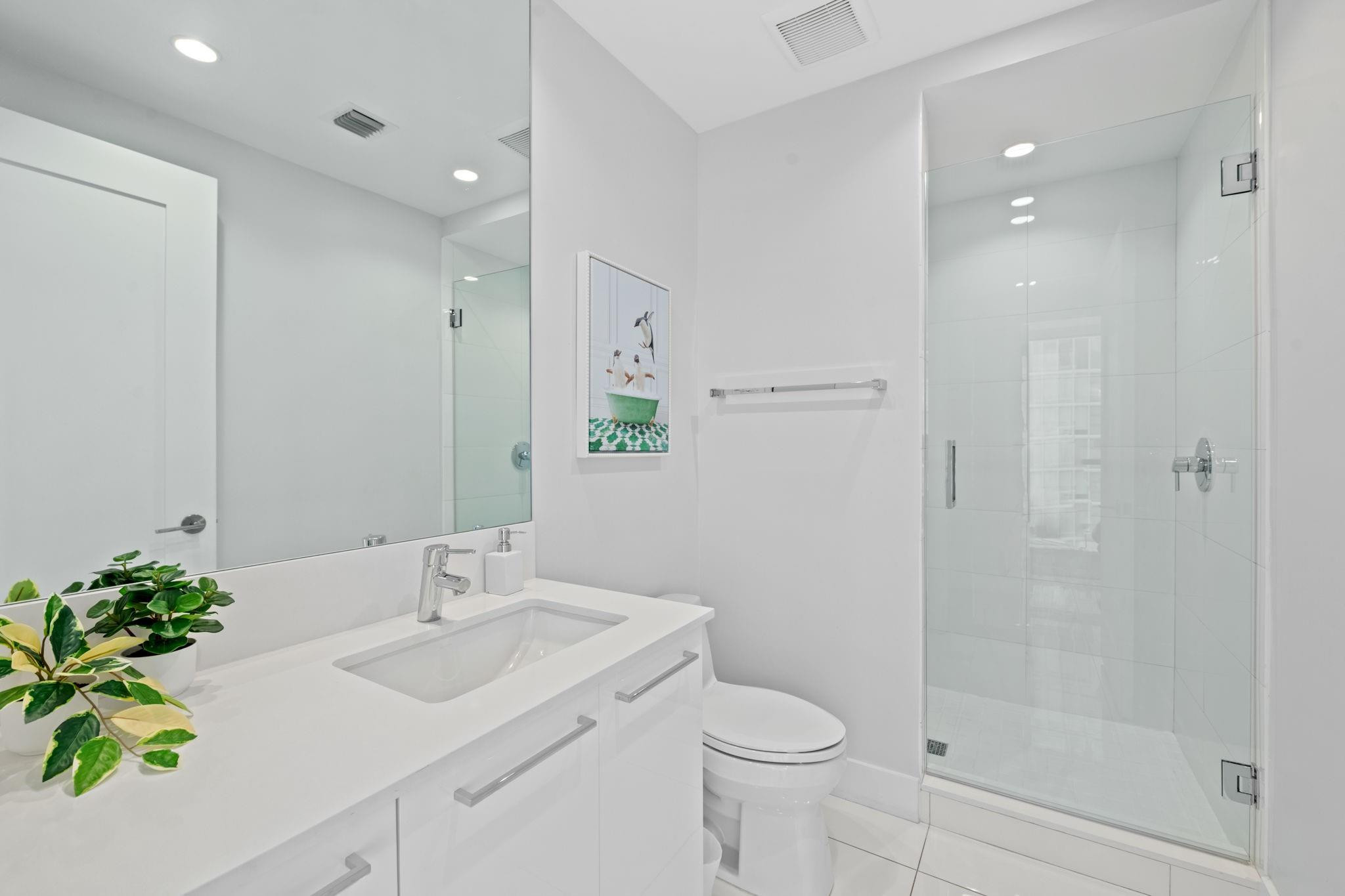 100 E Las Olas #2404 Fort Lauderdale, FL 33301