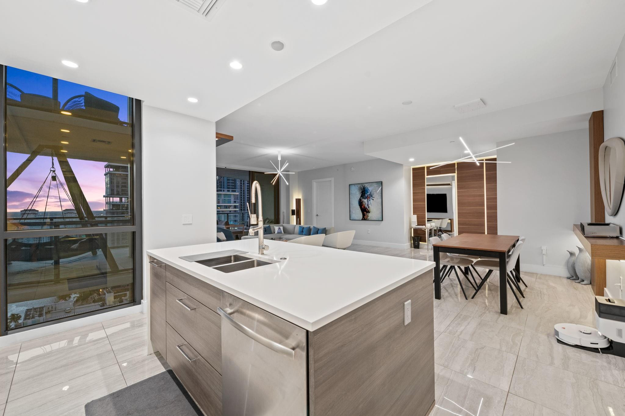 100 E Las Olas #2404 Fort Lauderdale, FL 33301