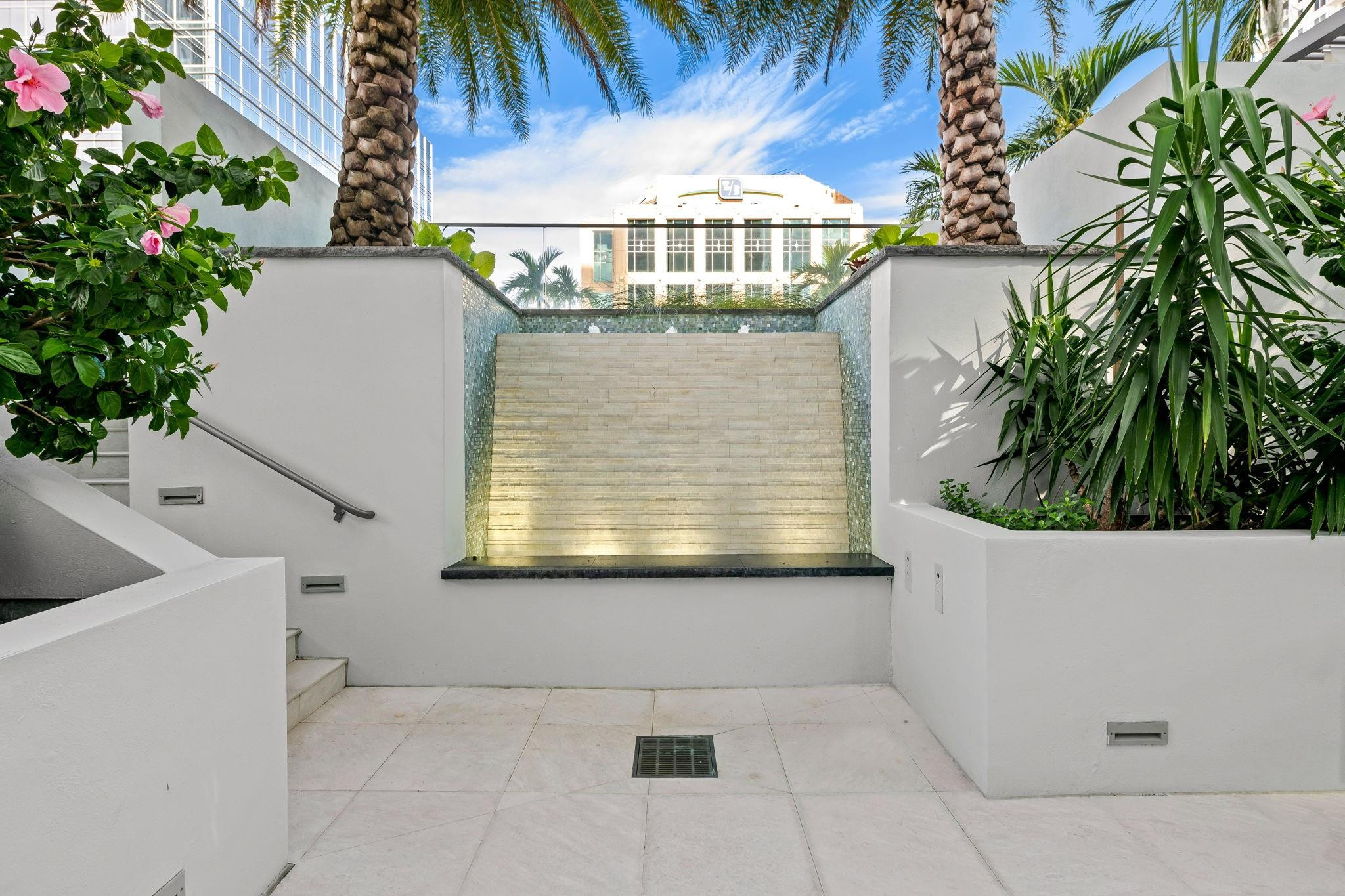 100 E Las Olas #2404 Fort Lauderdale, FL 33301