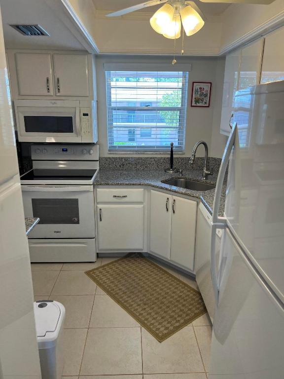 18081 SE Country Clb Dr #290 Jupiter, FL 33469