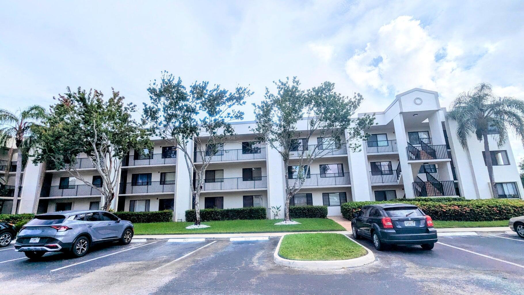 10664 W Clairmont Cir #305