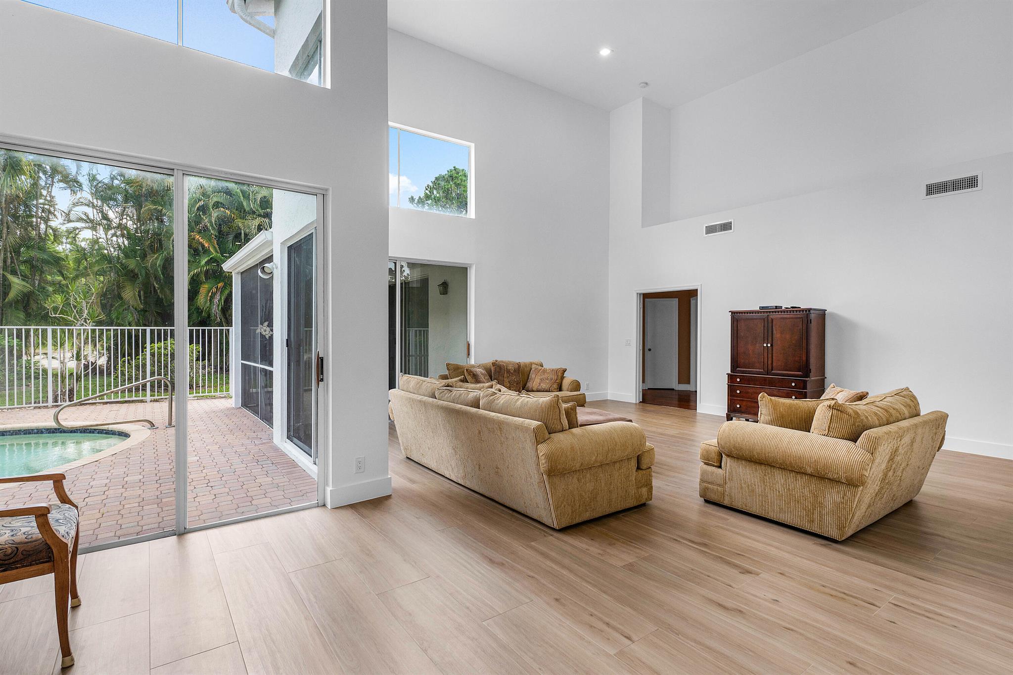 17081 Newport Clb Dr Boca Raton, FL 33496