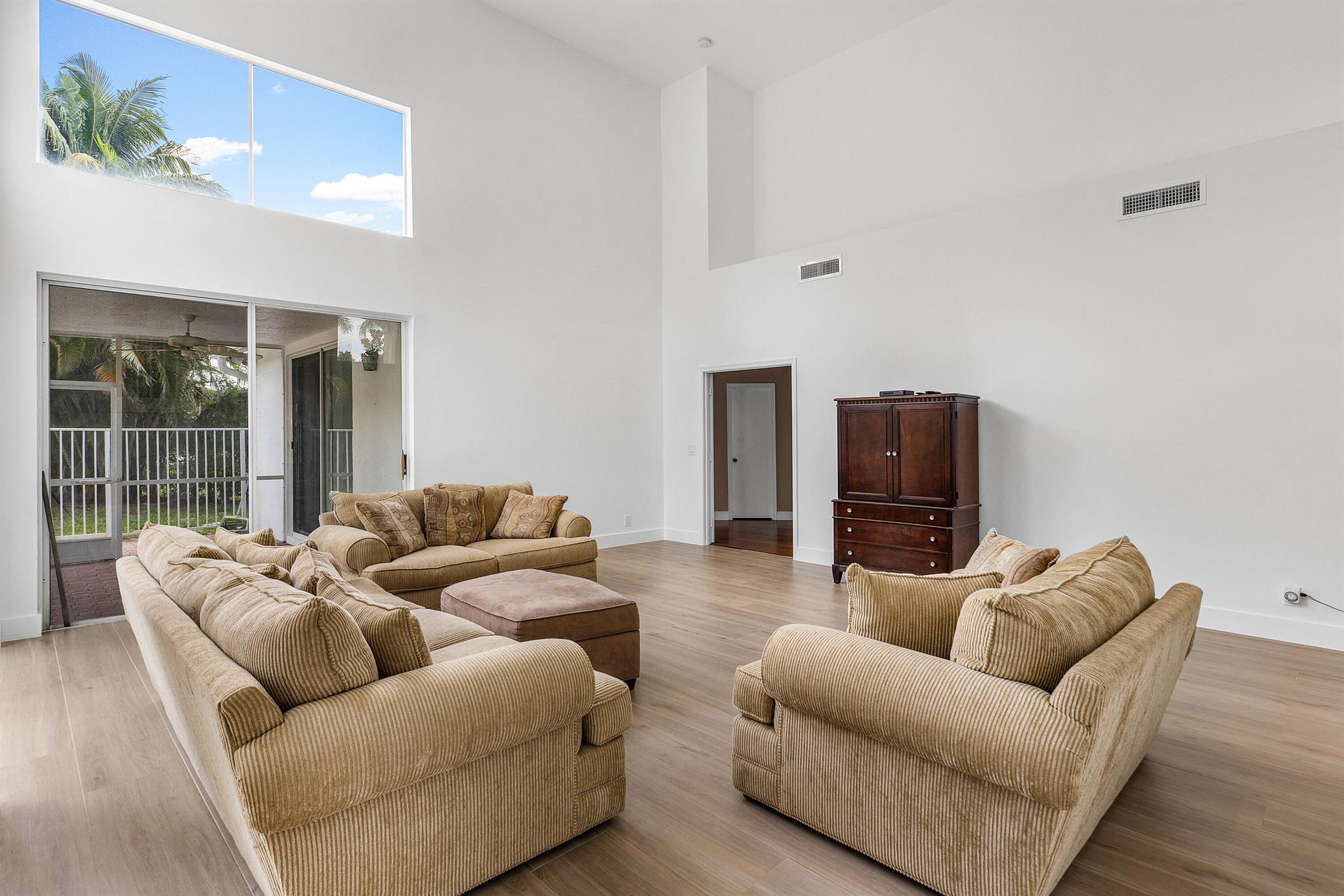 17081 Newport Clb Dr Boca Raton, FL 33496