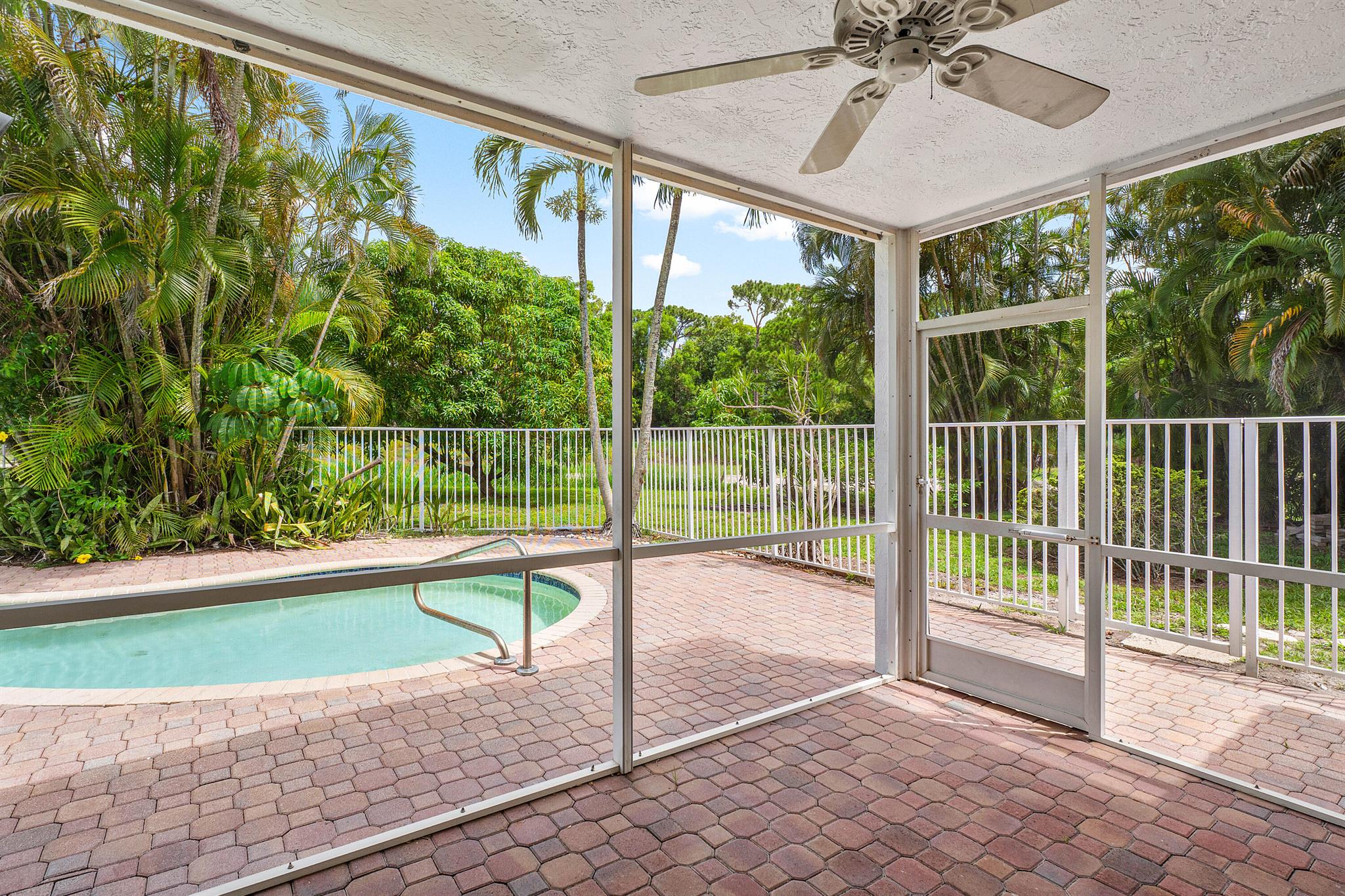 17081 Newport Clb Dr Boca Raton, FL 33496