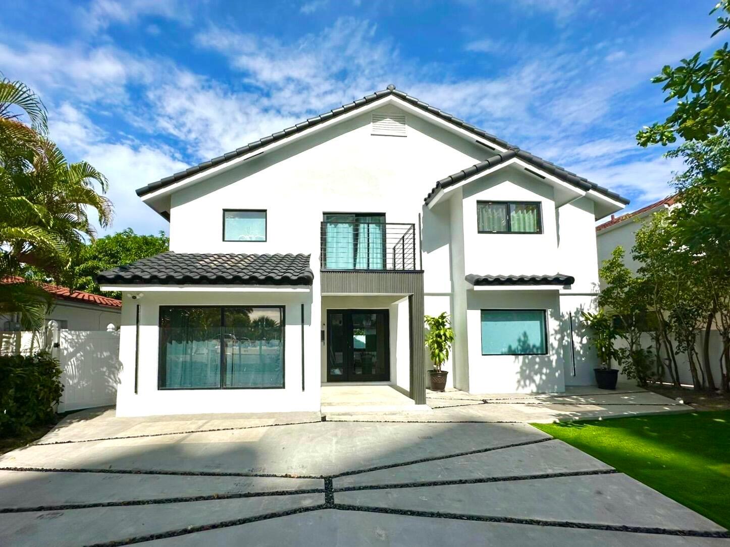 2724 N Ocean Blvd