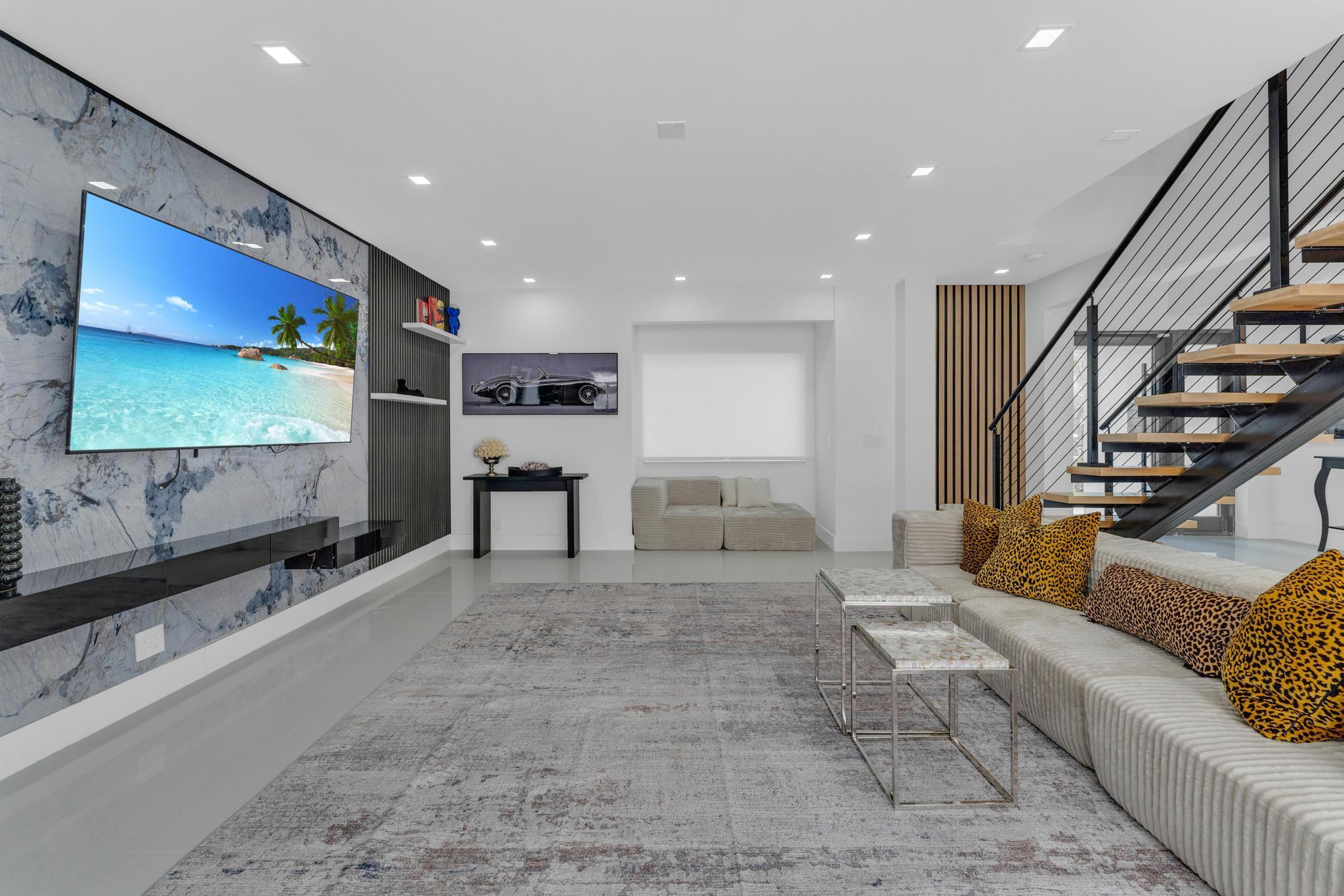 2724 N Ocean Blvd Fort Lauderdale, FL 33308