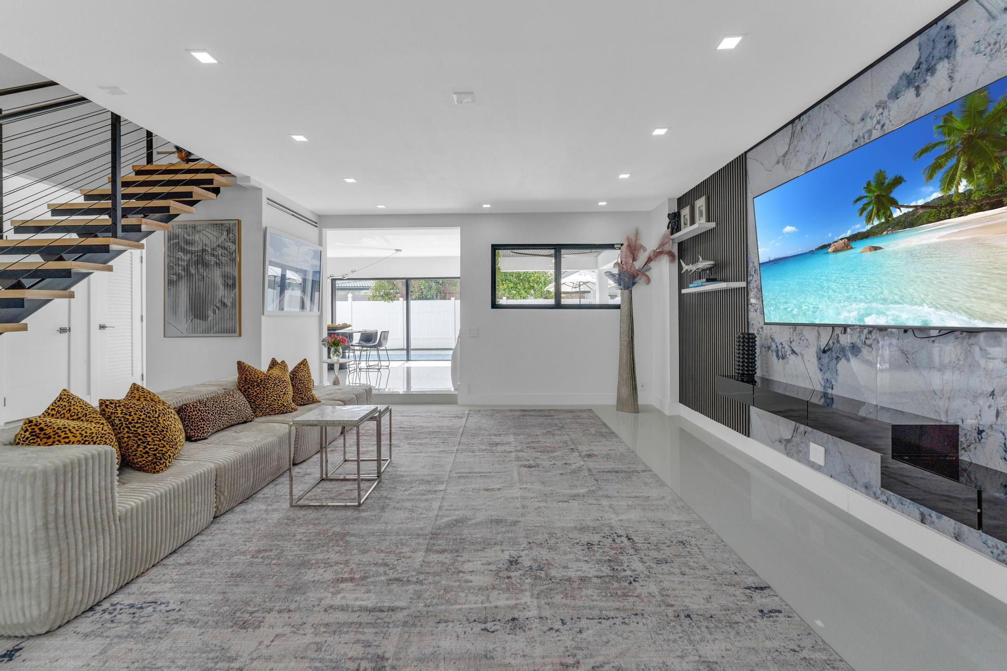 2724 N Ocean Blvd Fort Lauderdale, FL 33308