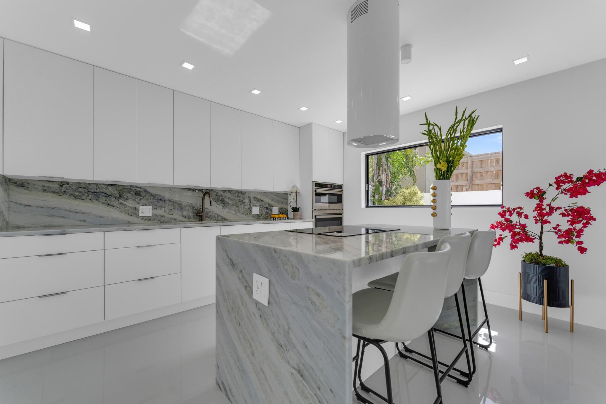 2724 N Ocean Blvd Fort Lauderdale, FL 33308