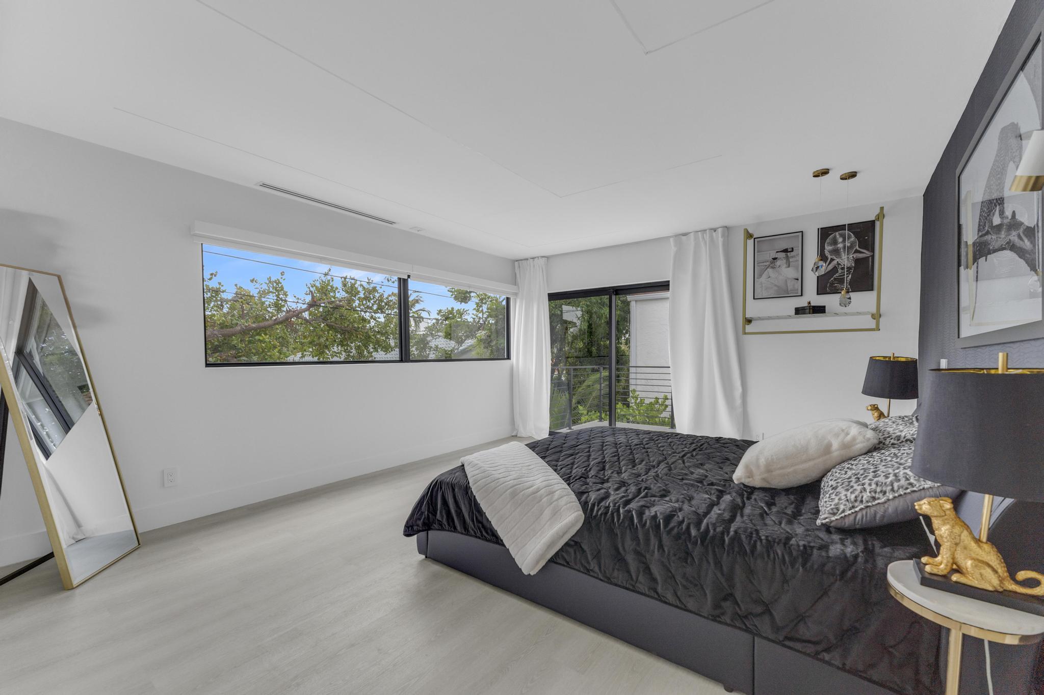 2724 N Ocean Blvd Fort Lauderdale, FL 33308