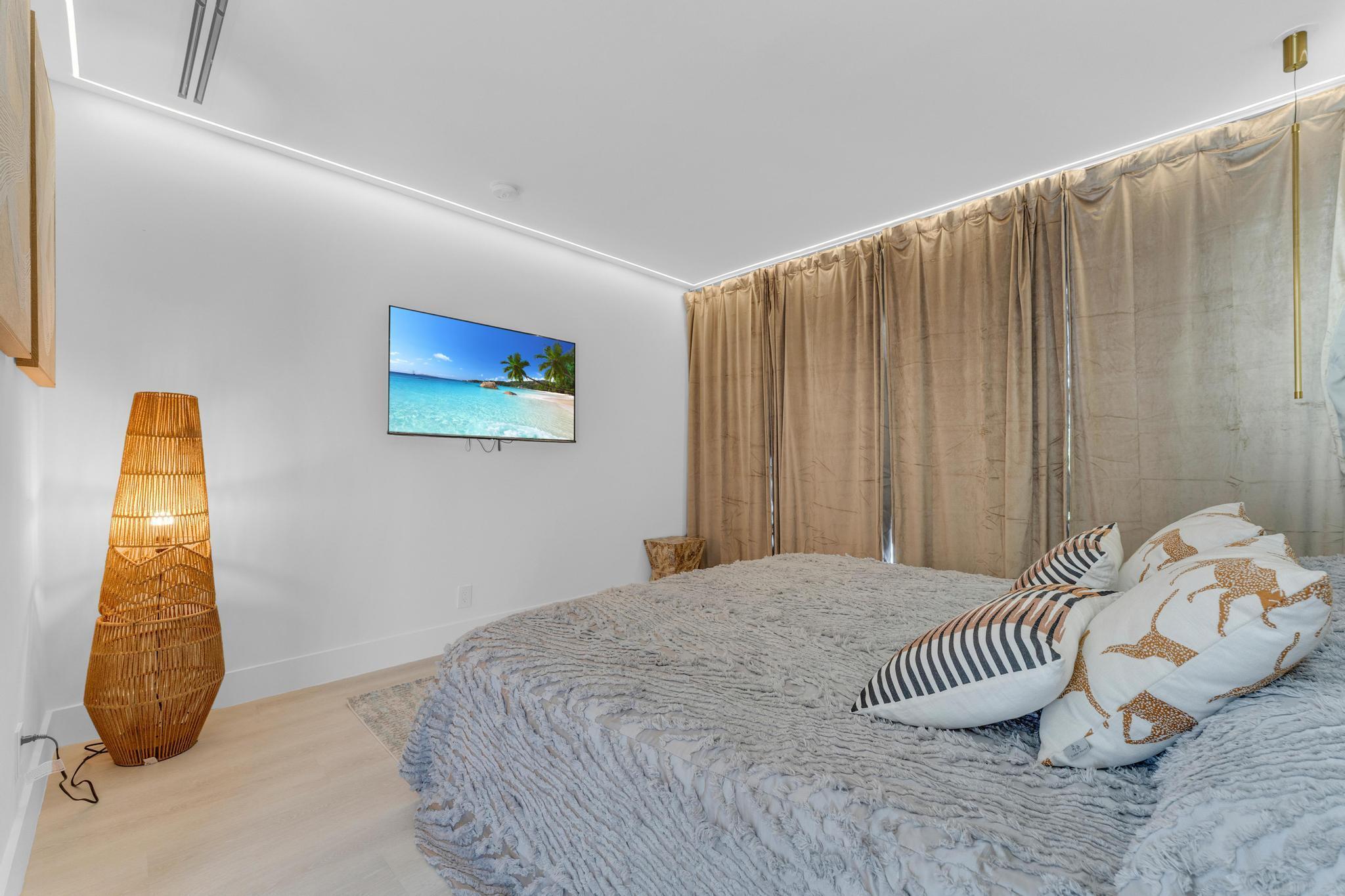 2724 N Ocean Blvd Fort Lauderdale, FL 33308