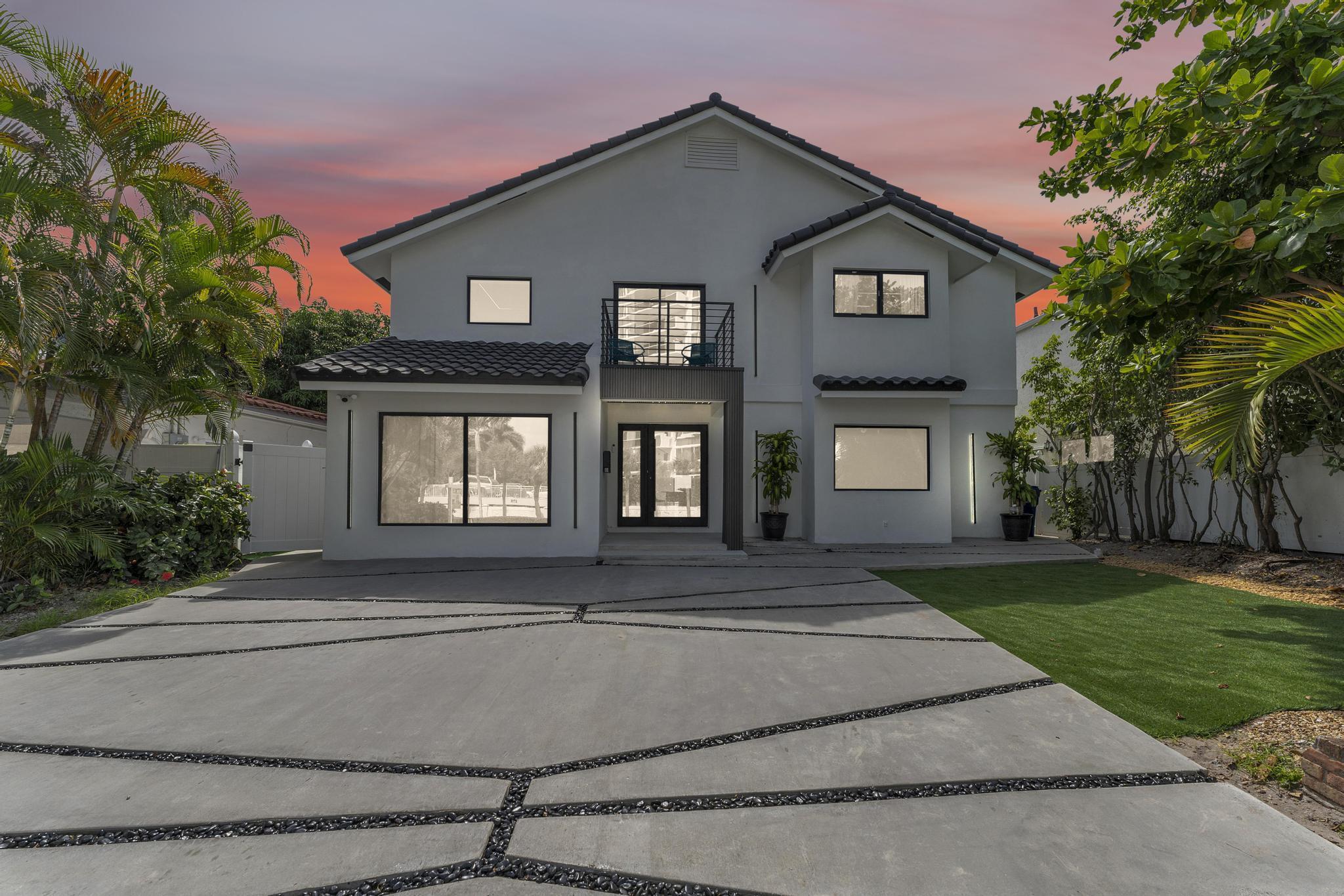 2724 N Ocean Blvd Fort Lauderdale, FL 33308