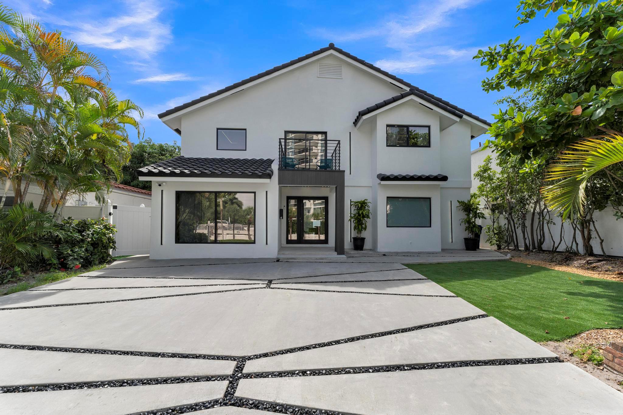 2724 N Ocean Blvd Fort Lauderdale, FL 33308