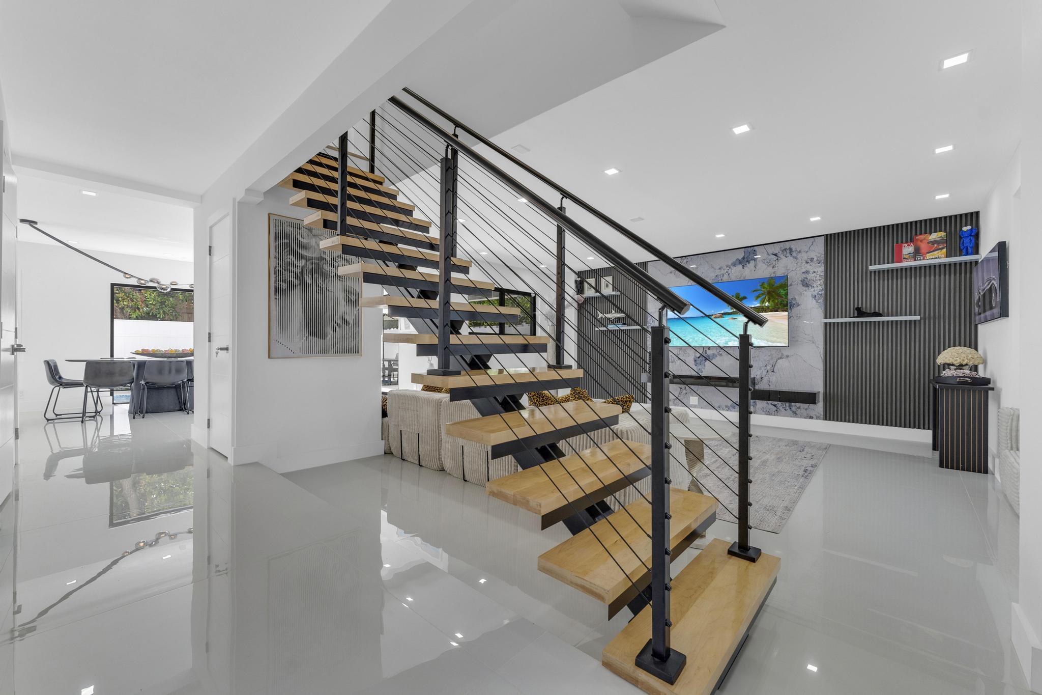 2724 N Ocean Blvd Fort Lauderdale, FL 33308