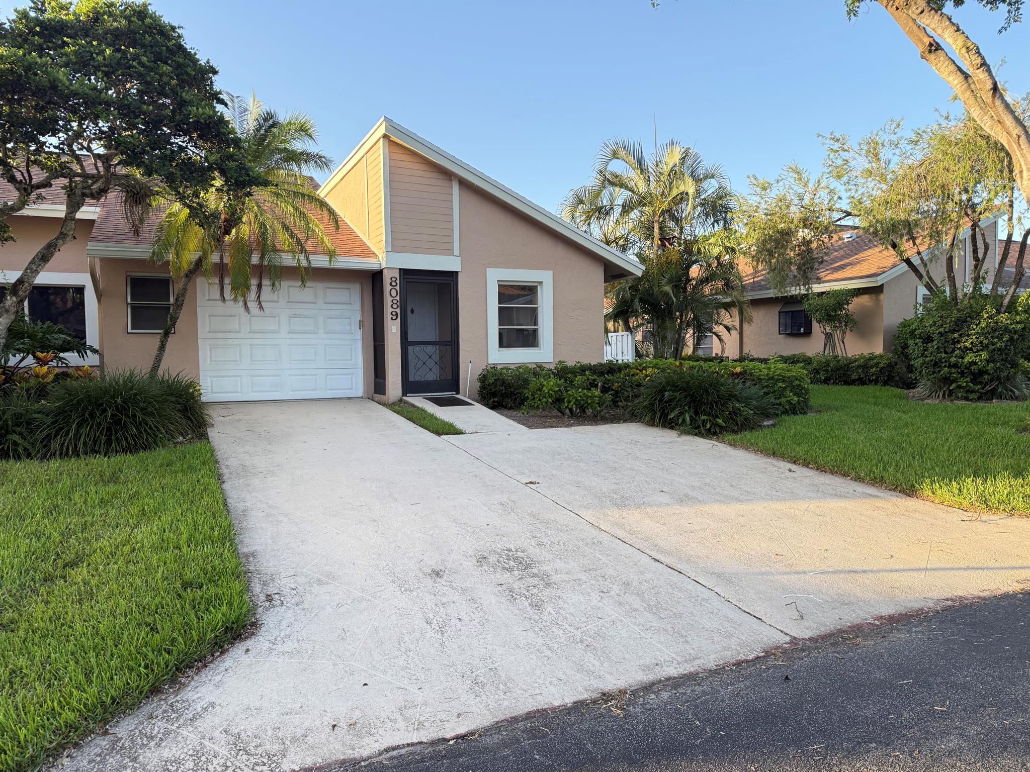 8089 Springtree Rd