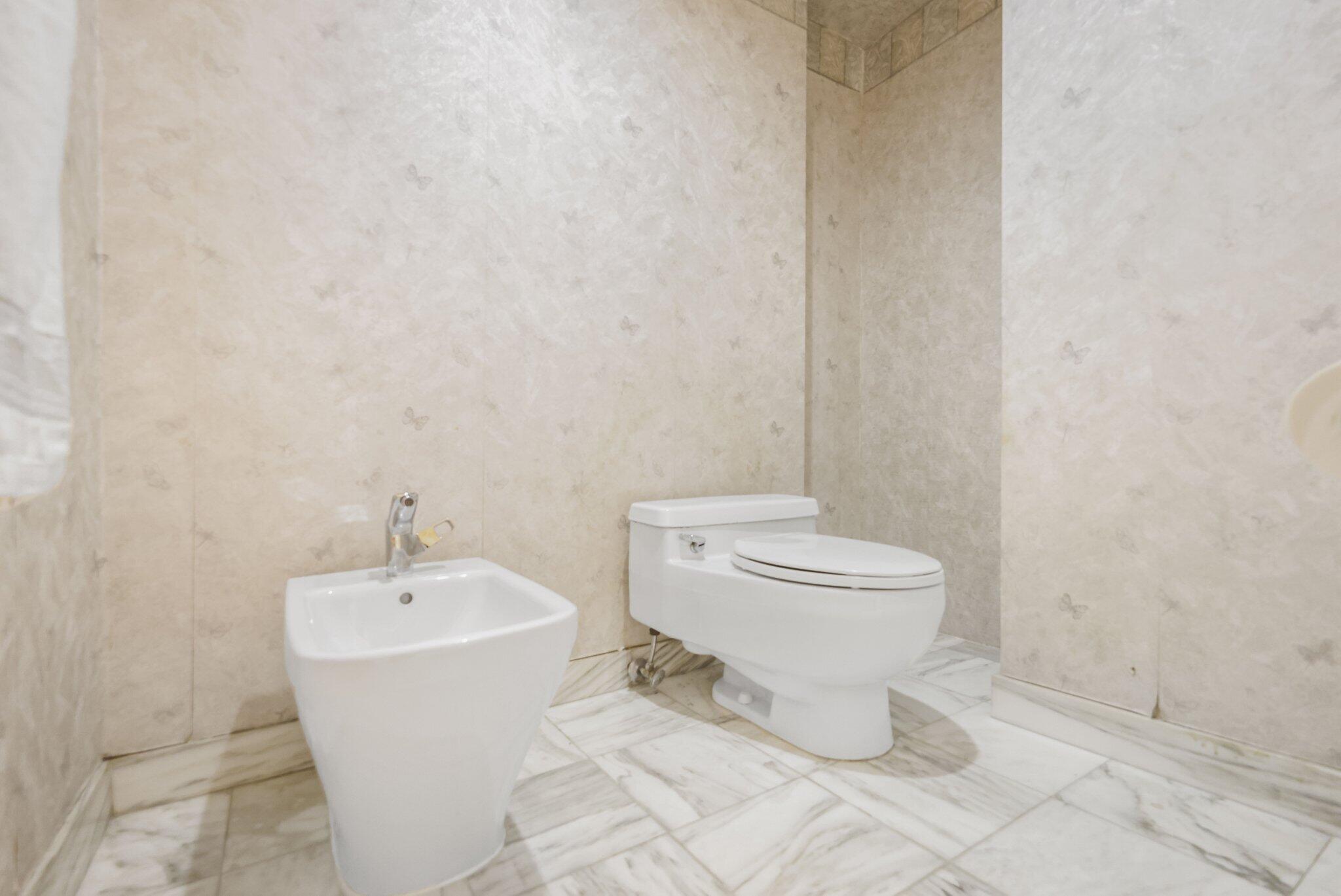 5500 Collins #1401 Miami Beach, FL 33140