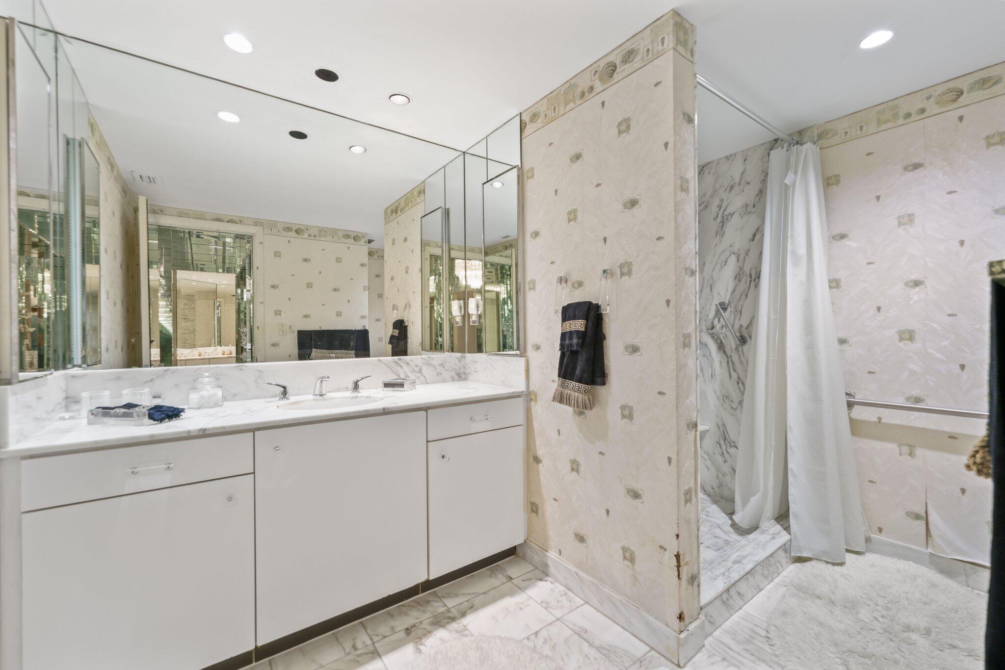 5500 Collins #1401 Miami Beach, FL 33140