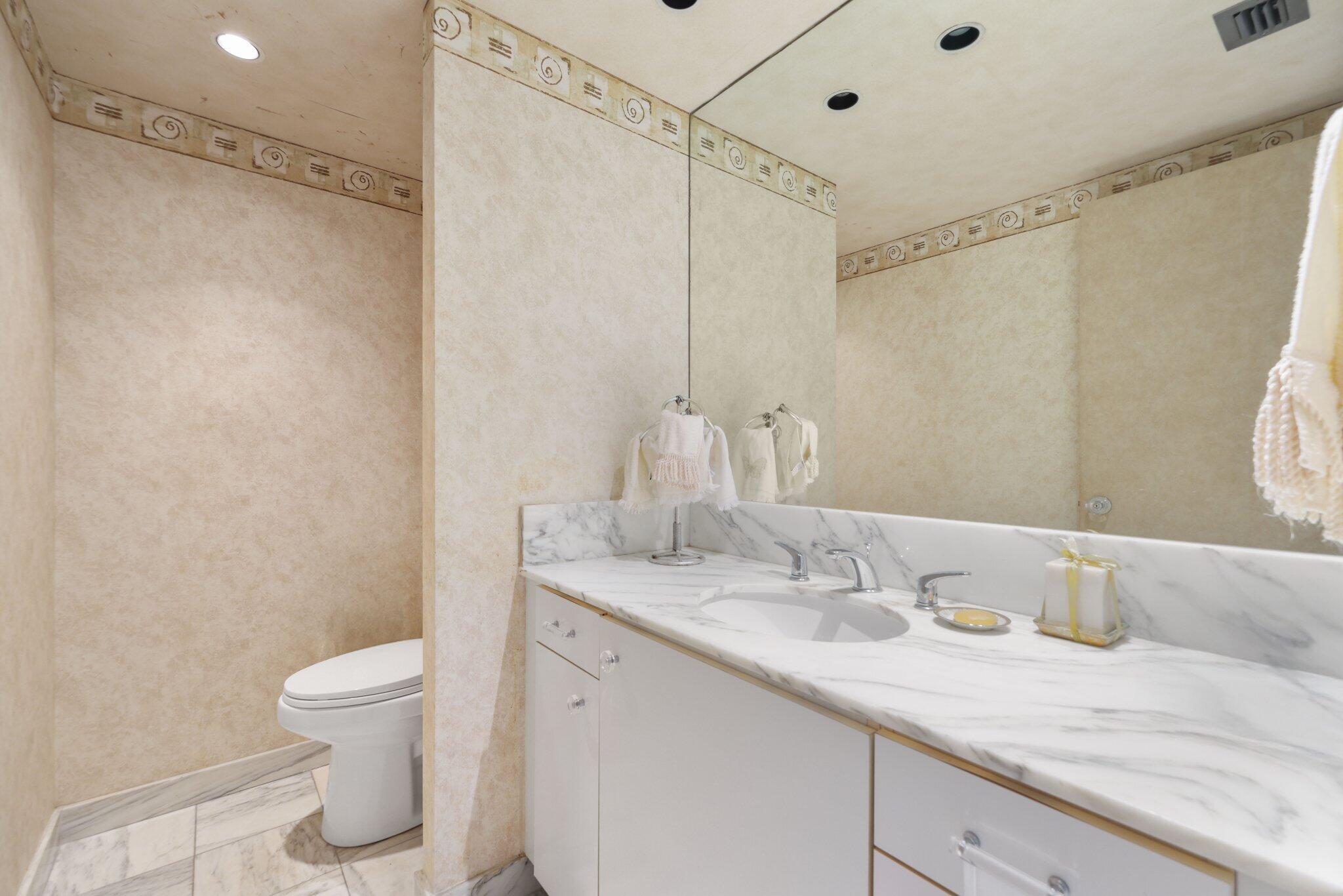 5500 Collins #1401 Miami Beach, FL 33140