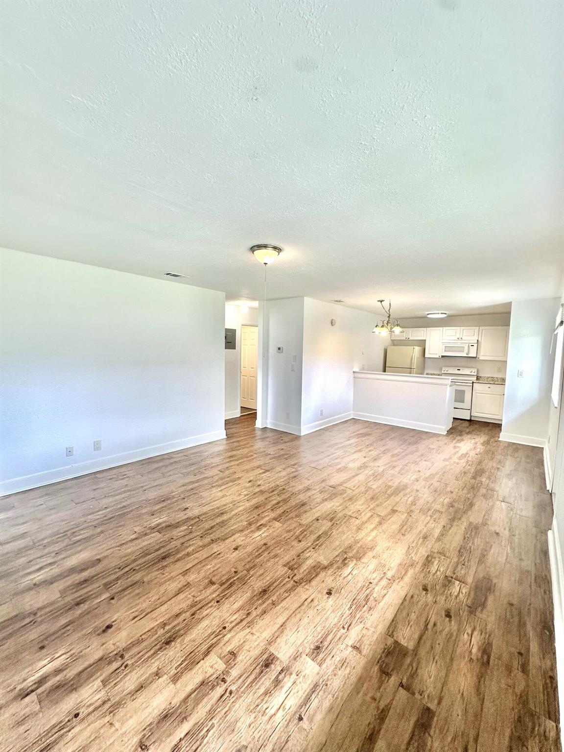 210 E Tiffany Dr #1