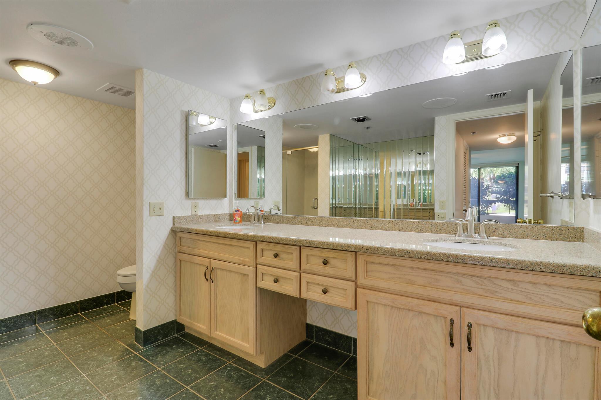 50 Beach Rd #104 Tequesta, FL 33469