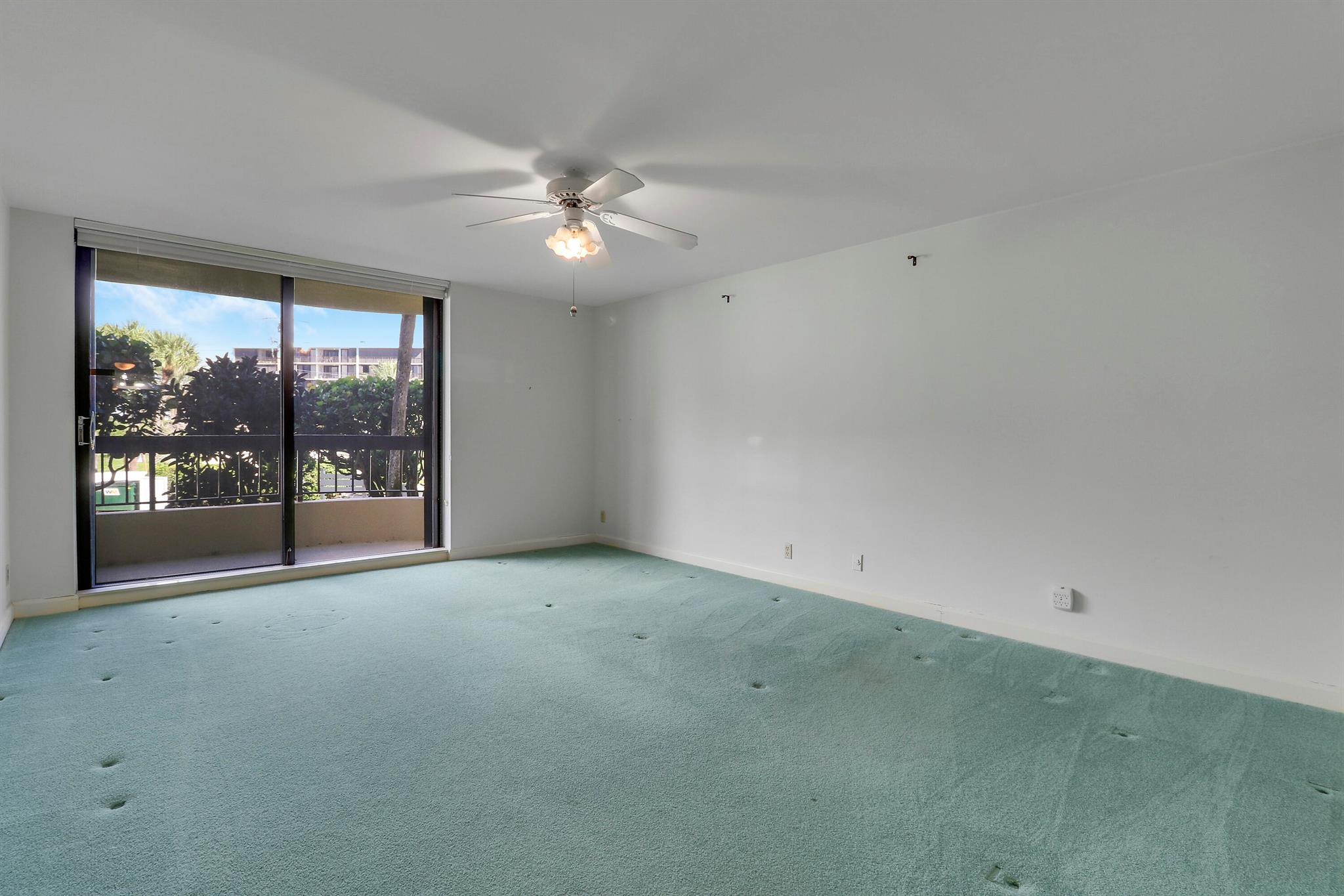 50 Beach Rd #104 Tequesta, FL 33469