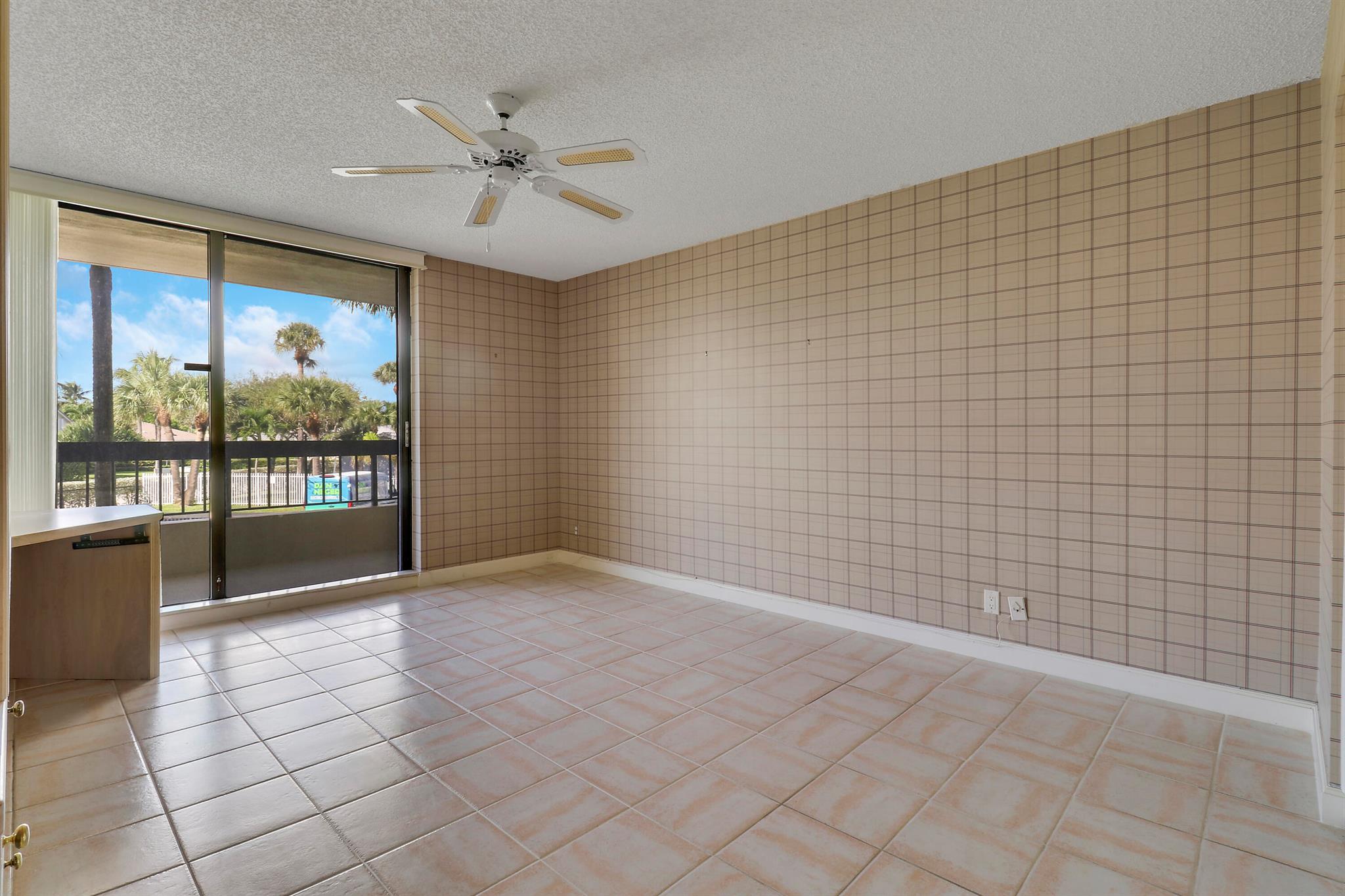 50 Beach Rd #104 Tequesta, FL 33469