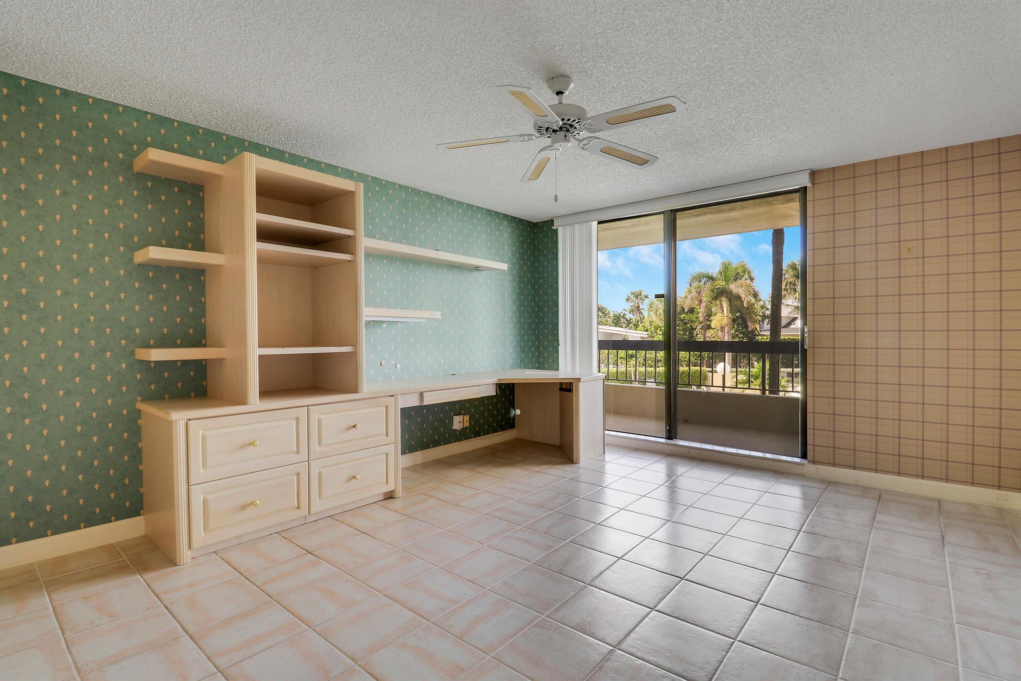 50 Beach Rd #104 Tequesta, FL 33469