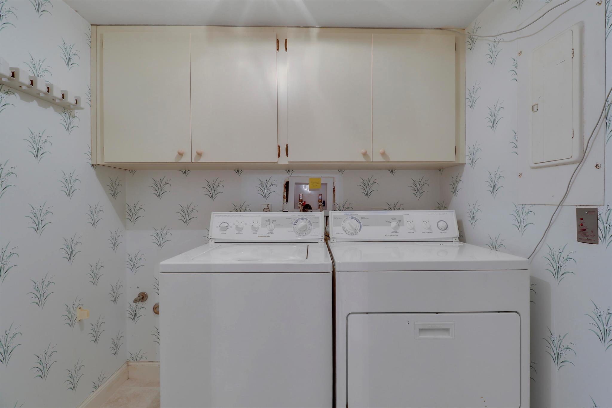 50 Beach Rd #104 Tequesta, FL 33469