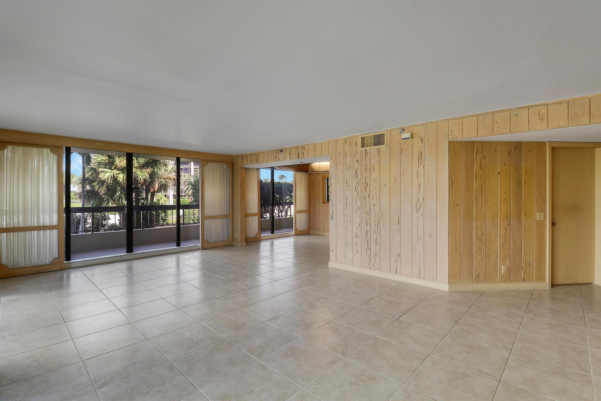 50 Beach Rd #104 Tequesta, FL 33469