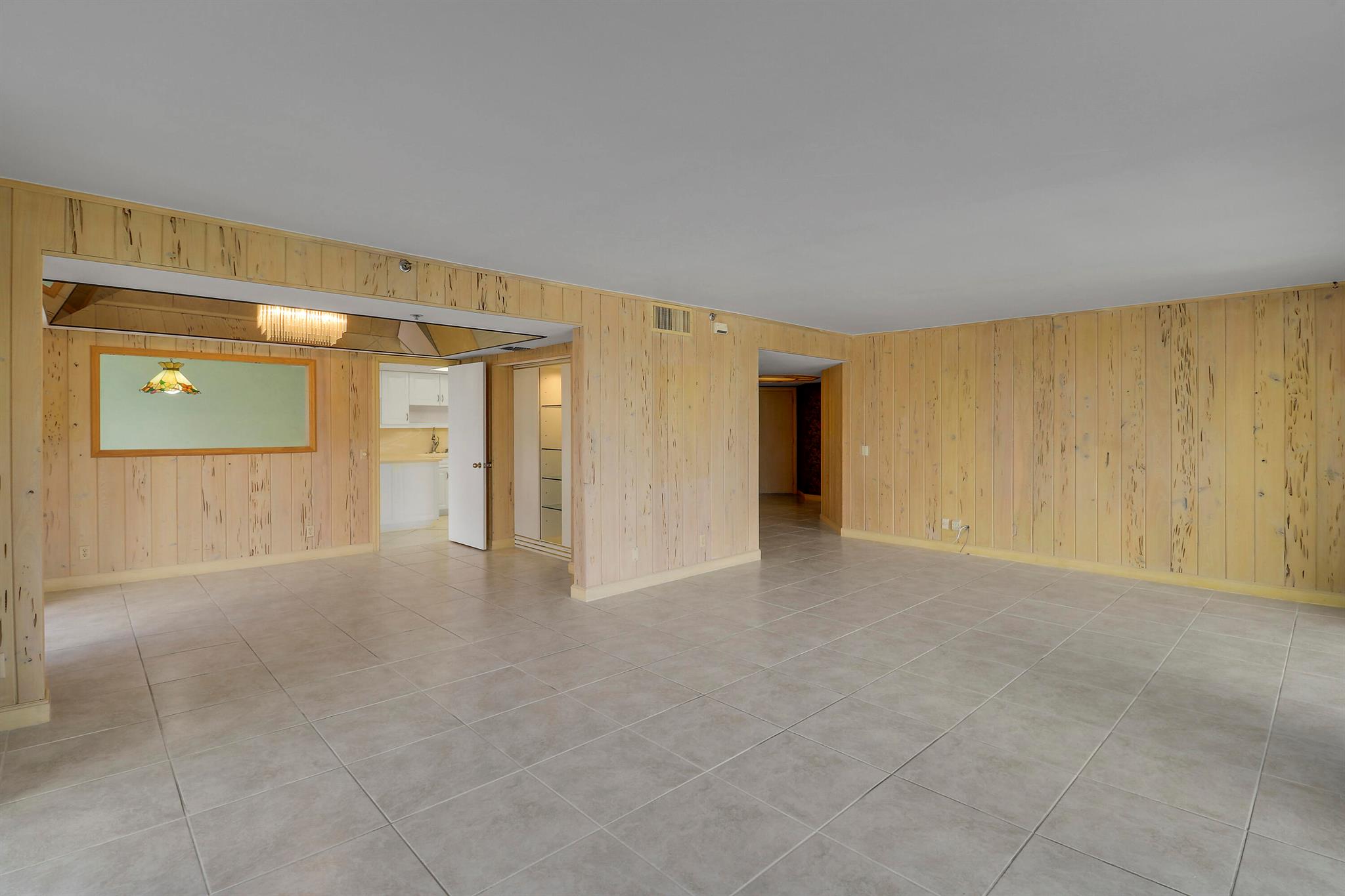 50 Beach Rd #104 Tequesta, FL 33469