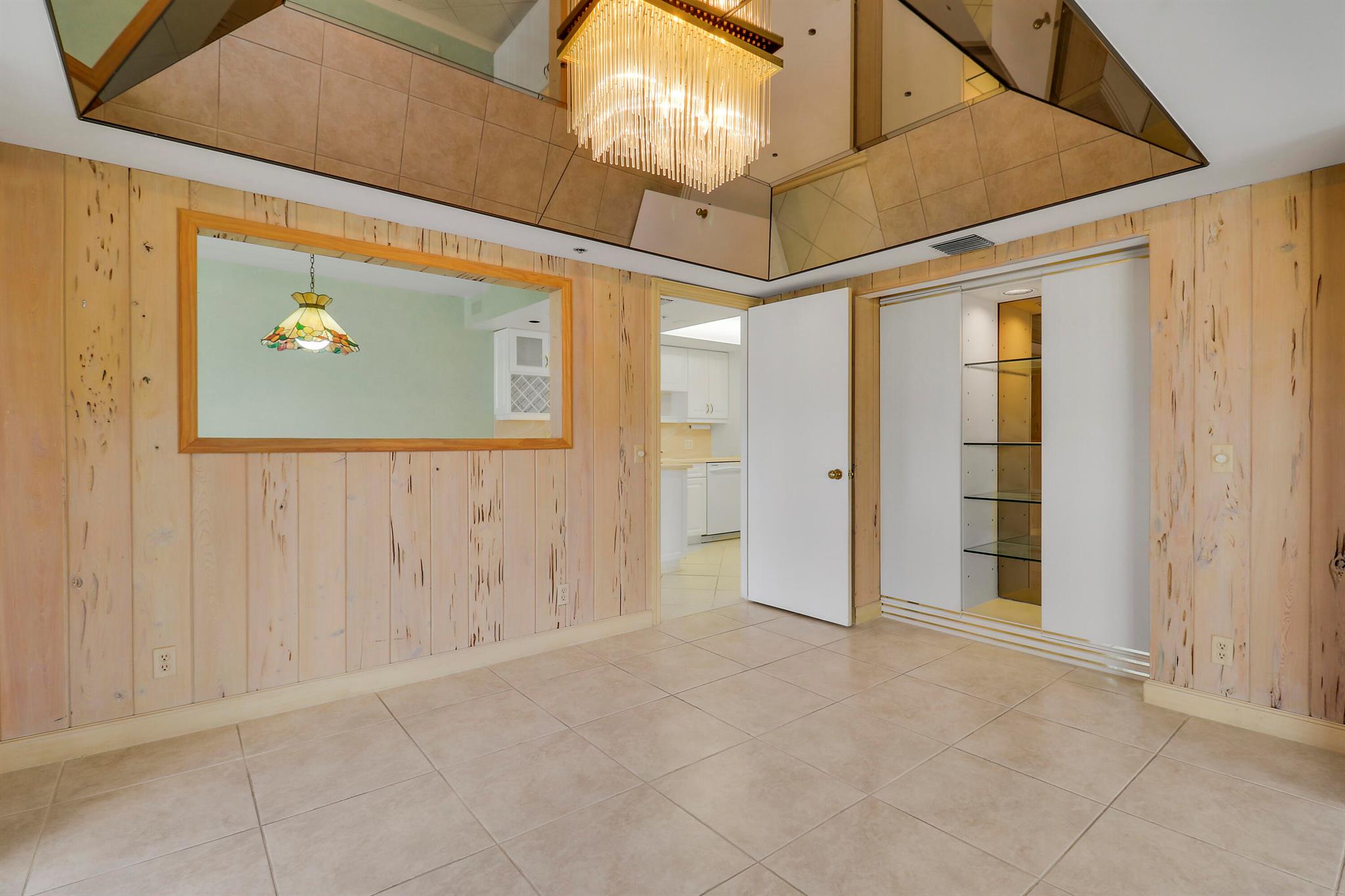 50 Beach Rd #104 Tequesta, FL 33469