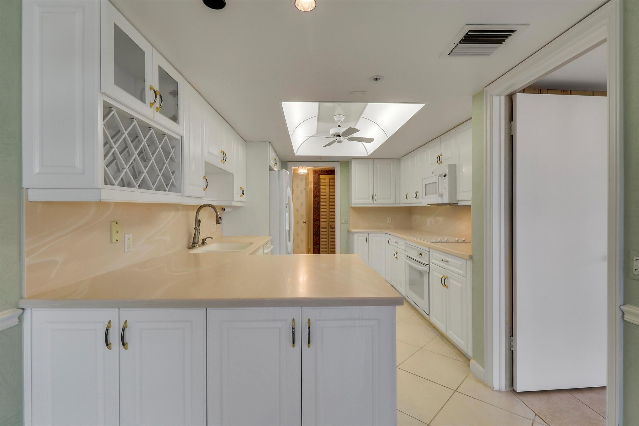 50 Beach Rd #104 Tequesta, FL 33469