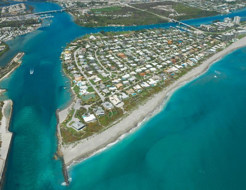 50 Beach Rd #104 Tequesta, FL 33469