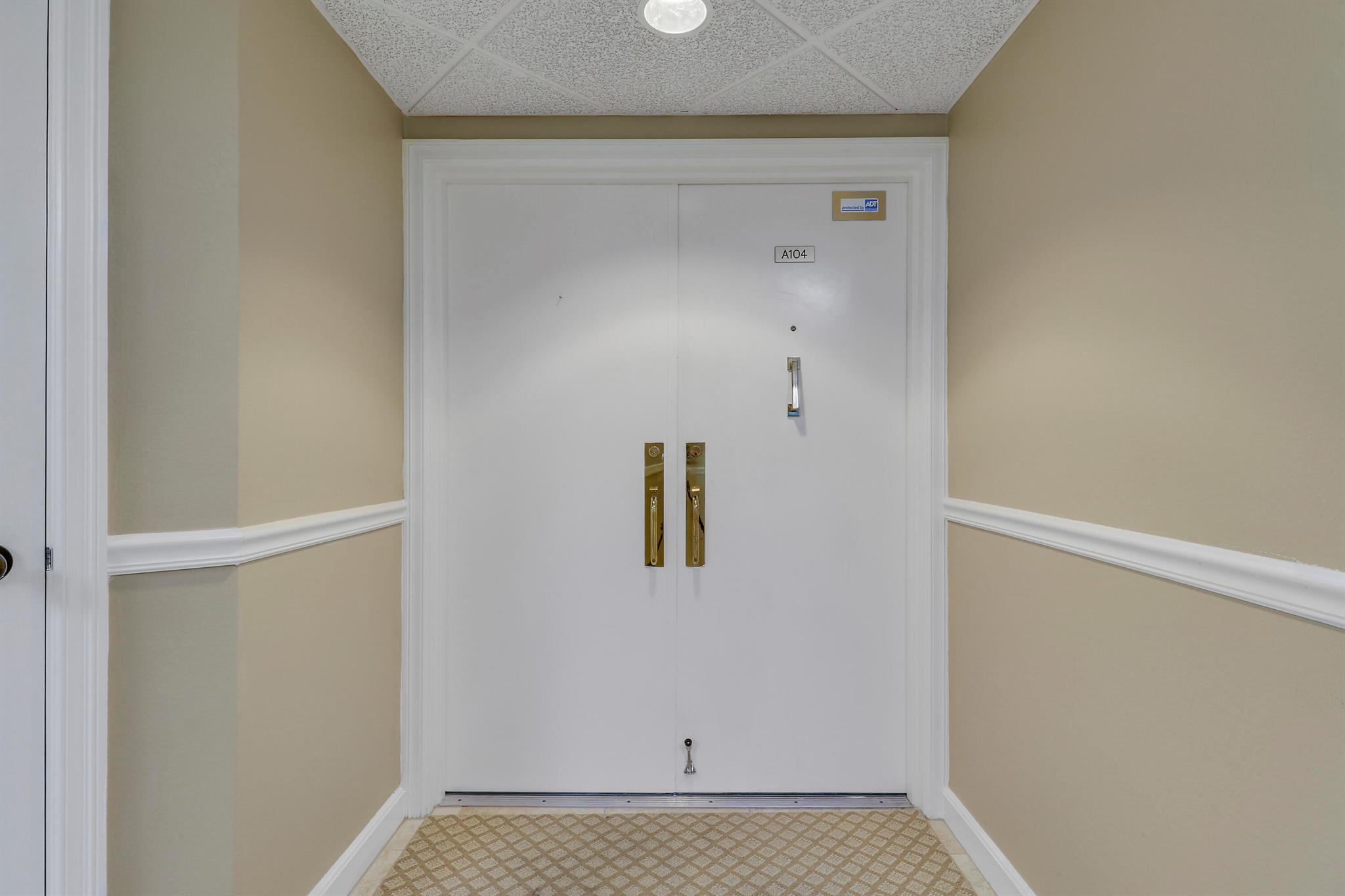 50 Beach Rd #104 Tequesta, FL 33469