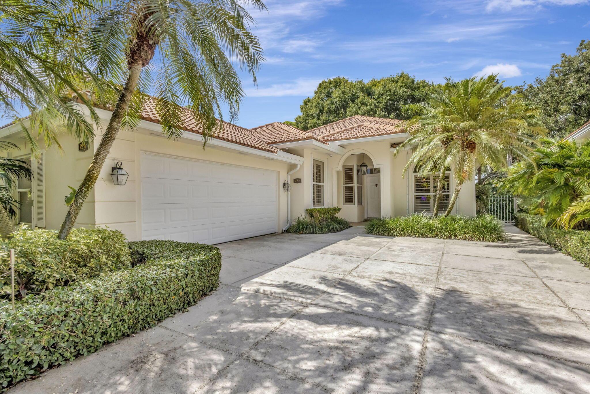 229 E Tall Oaks Cir
