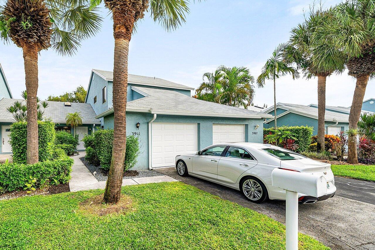 3911 Island Clb Cir