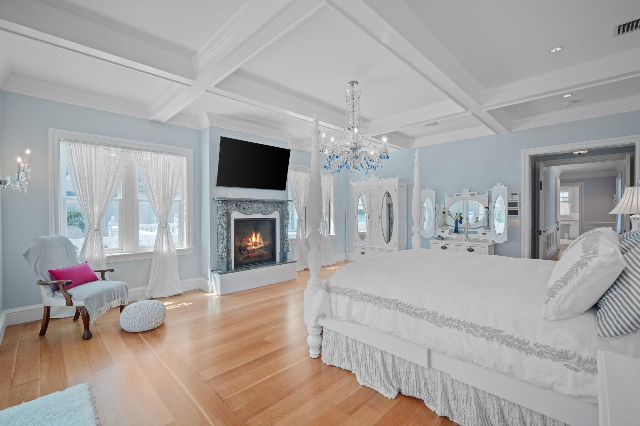 17667 SE Federal Hwy Jupiter, FL 33469