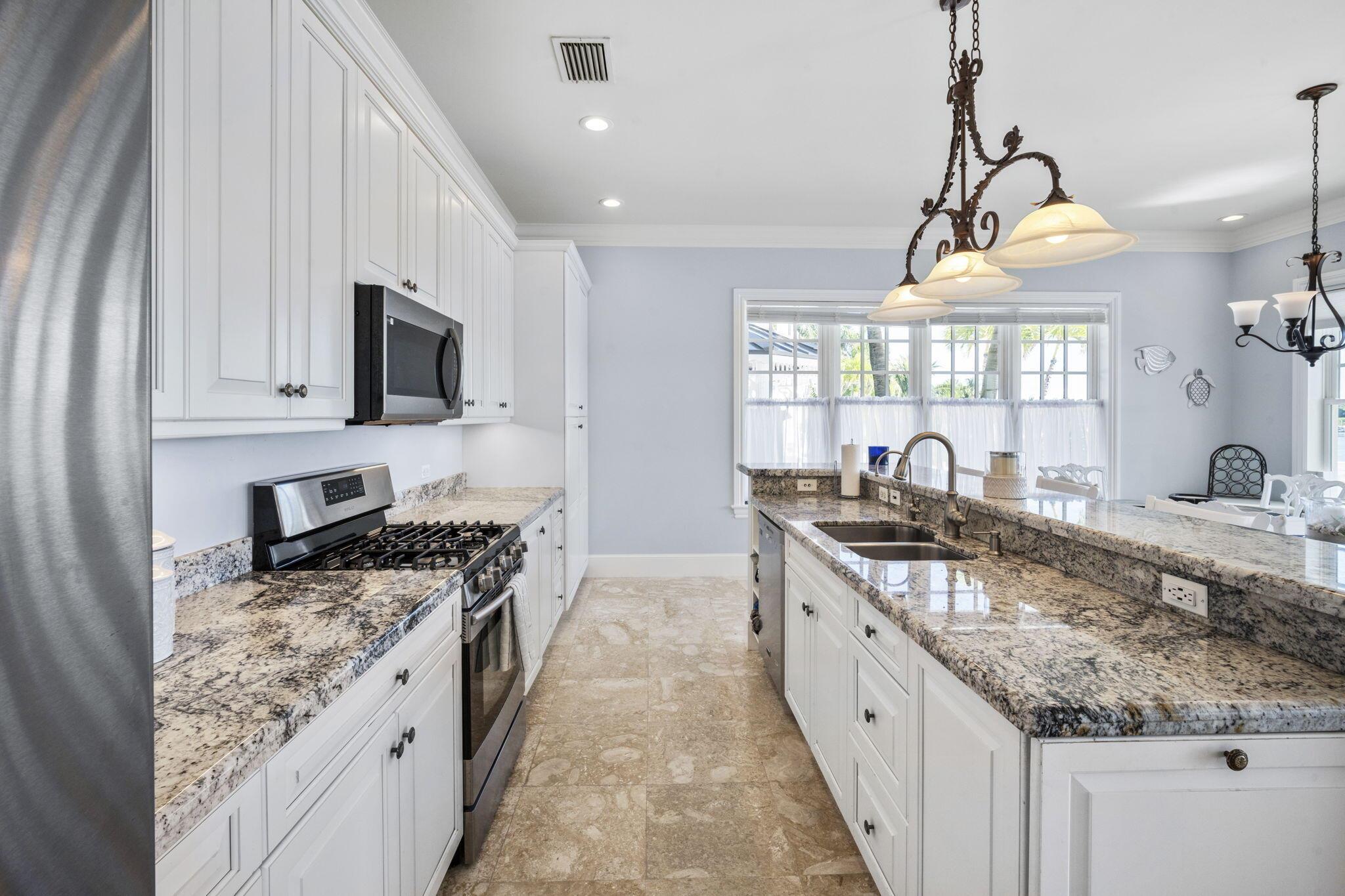 17667 SE Federal Hwy Jupiter, FL 33469